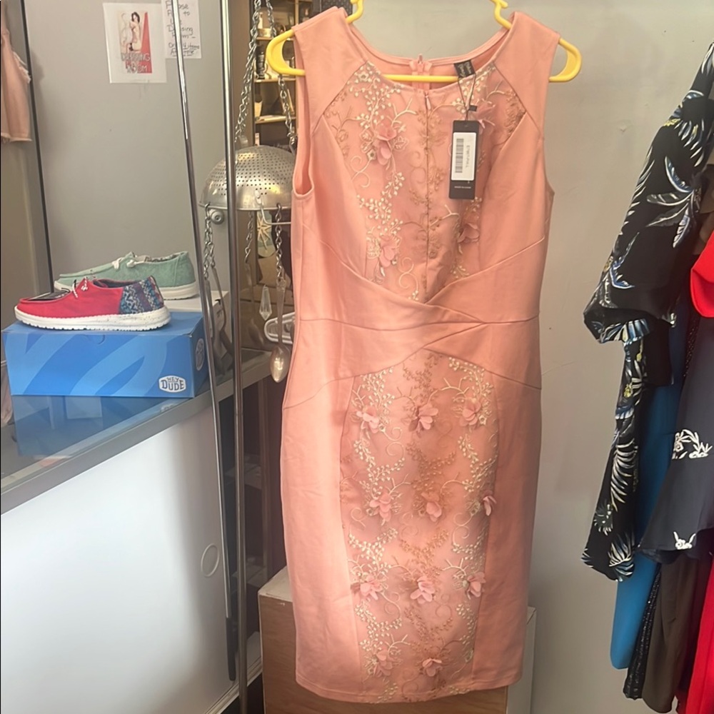 Elegant Pink Floral Embroidered Dress